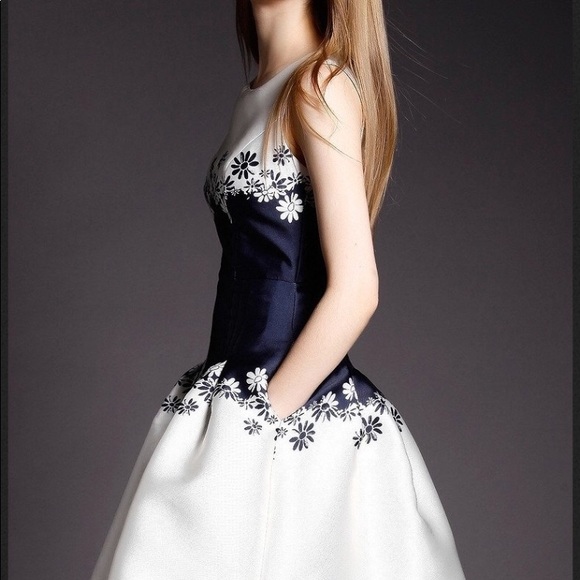 Blue and white floral dress - Picture 5 of 5